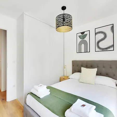 Exclusive Duplex -5bd 10p- 公寓