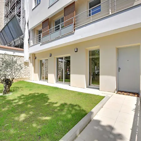 Exclusive Duplex -5bd 10p- 公寓 *